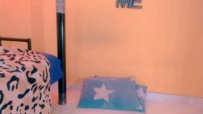 miajuice18 live cam on Cam4