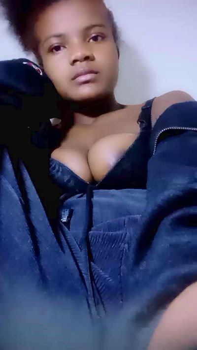 mialisoa3 live cam on Cam4