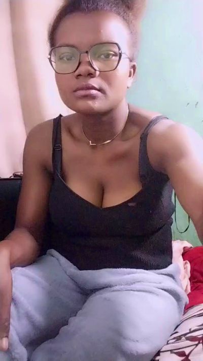 mialisoa3 live cam on Cam4