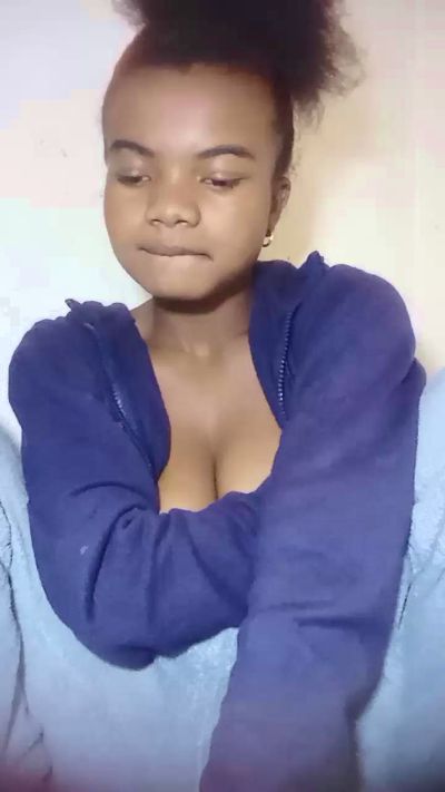 mialisoa3 live cam on Cam4