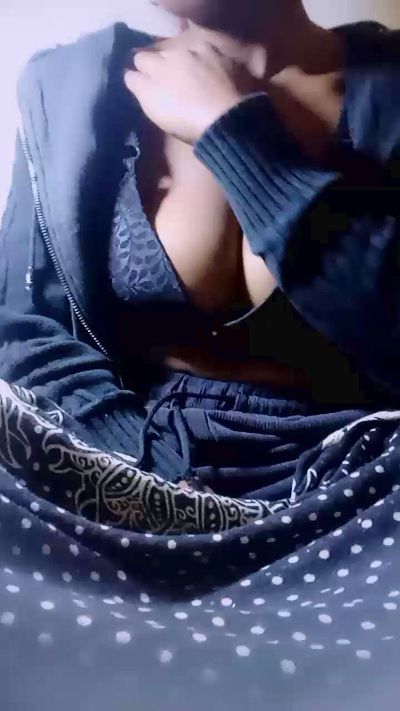mialisoa3 live cam on Cam4