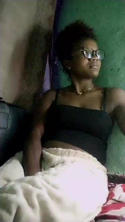 mialisoa3 live cam on Cam4