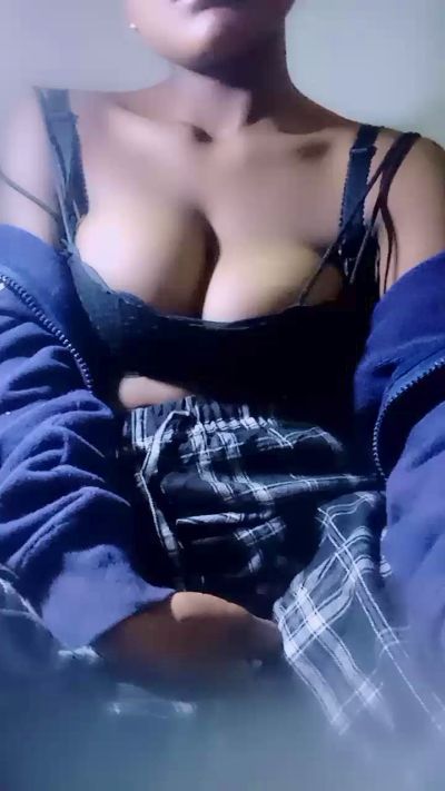 mialisoa3 live cam on Cam4