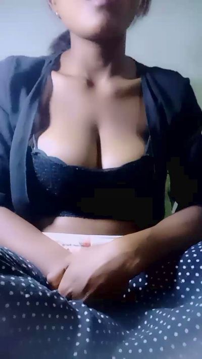 mialisoa3 live cam on Cam4