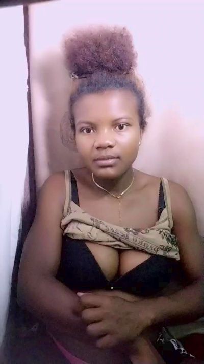 mialisoa3 live cam on Cam4