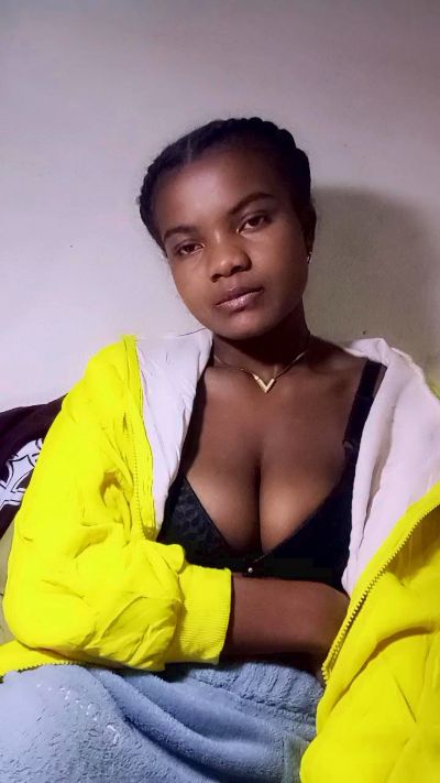 mialisoa3 live cam on Cam4