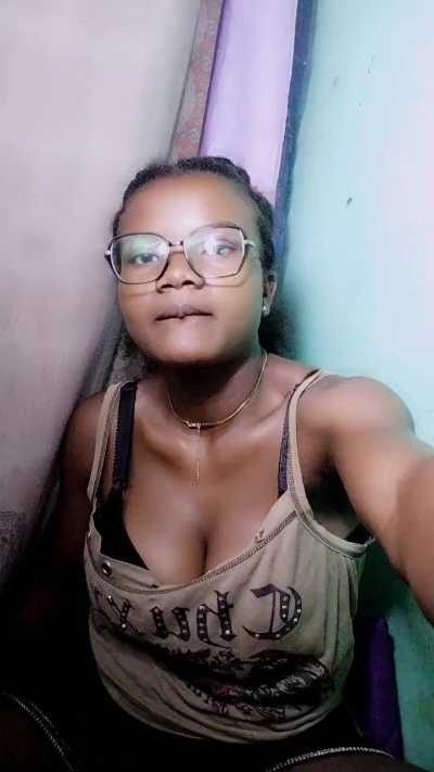 mialisoa3 live cam on Cam4