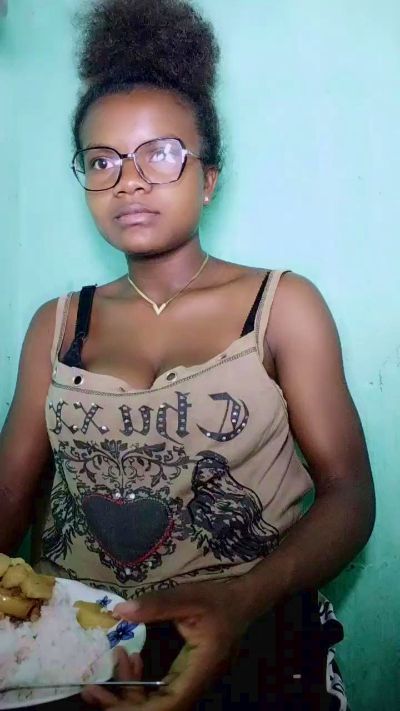 mialisoa3 live cam on Cam4