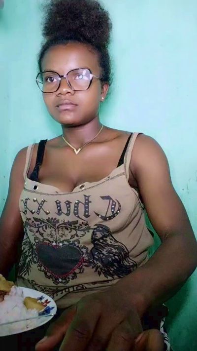 mialisoa3 live cam on Cam4