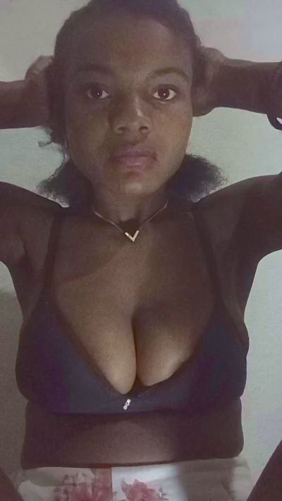mialisoa3 live cam on Cam4