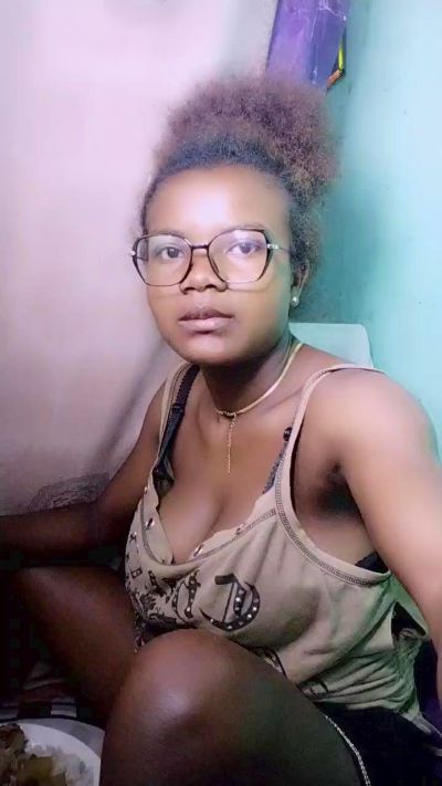 mialisoa3 live cam on Cam4