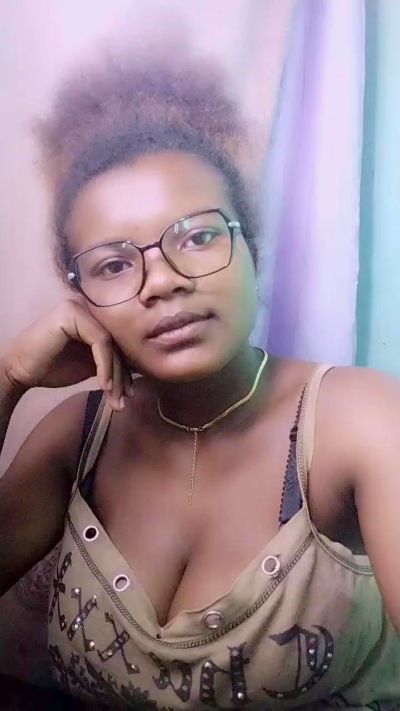 mialisoa3 live cam on Cam4