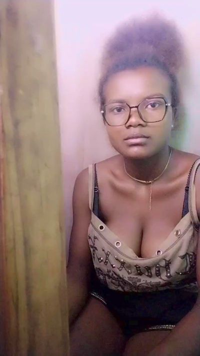 mialisoa3 live cam on Cam4