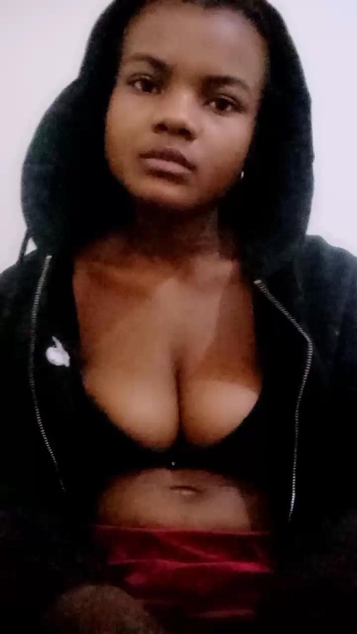 mialisoa3 live cam on Cam4