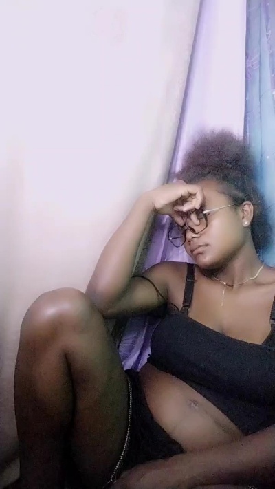 mialisoa3 live cam on Cam4