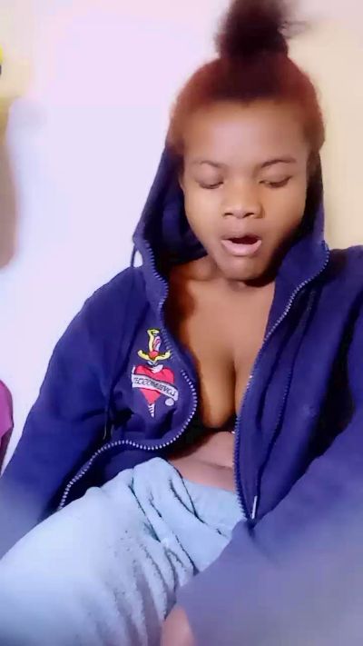 mialisoa3 live cam on Cam4