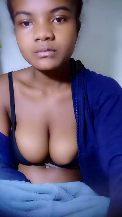 mialisoa3 live cam on Cam4