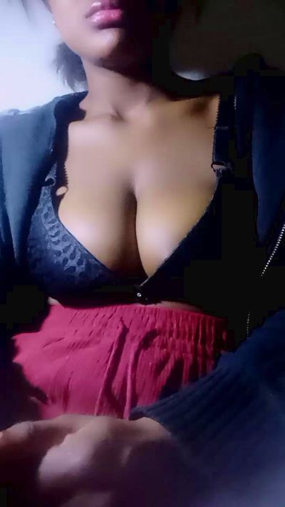 mialisoa3 live cam on Cam4