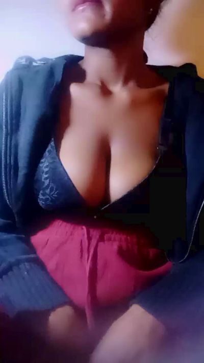 mialisoa3 live cam on Cam4