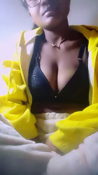 mialisoa3 live cam on Cam4