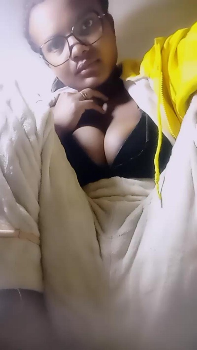 mialisoa3 live cam on Cam4