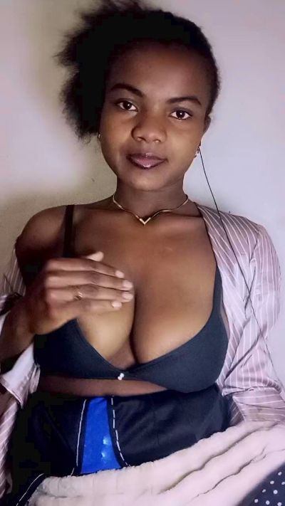 mialisoa3 live cam on Cam4