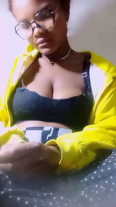 mialisoa3 live cam on Cam4