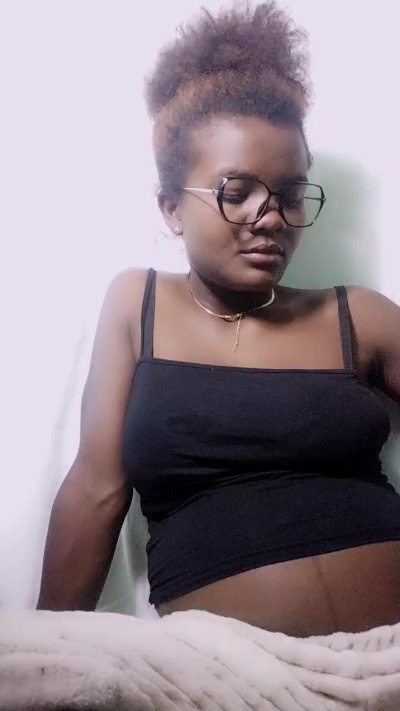 mialisoa3 live cam on Cam4