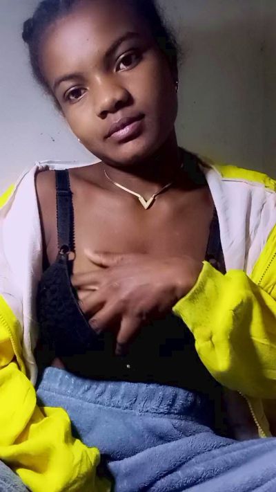 mialisoa3 live cam on Cam4