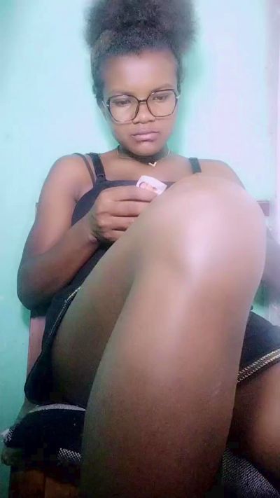 mialisoa3 live cam on Cam4