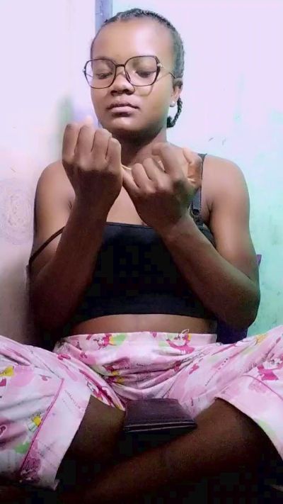 mialisoa3 live cam on Cam4