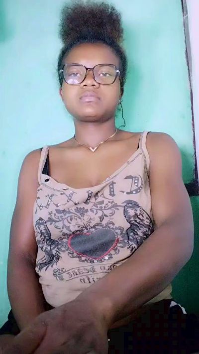 mialisoa3 live cam on Cam4