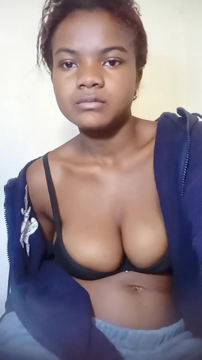 mialisoa3 live cam on Cam4
