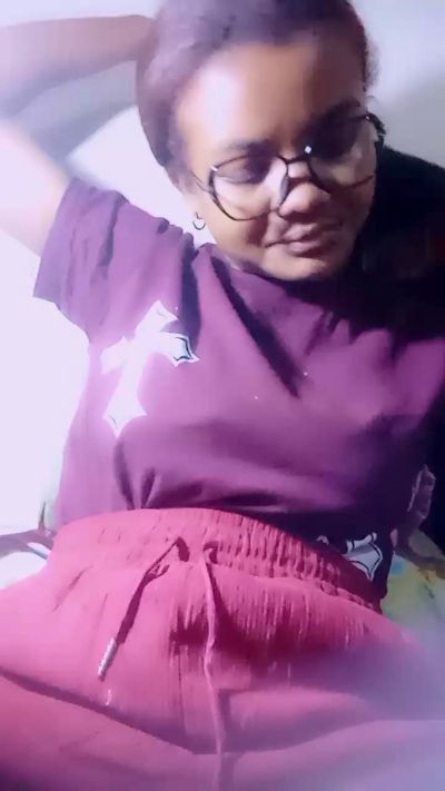 mialisoa3 live cam on Cam4
