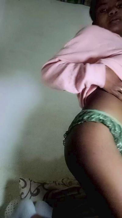 mialisoa3 live cam on Cam4