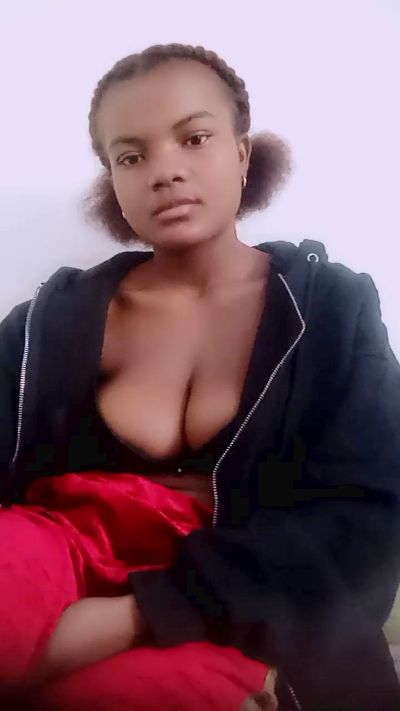 mialisoa3 live cam on Cam4