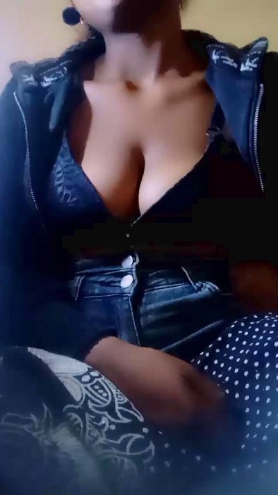mialisoa3 live cam on Cam4