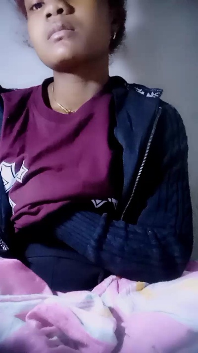 mialisoa3 live cam on Cam4