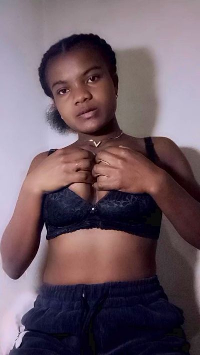 mialisoa3 live cam on Cam4