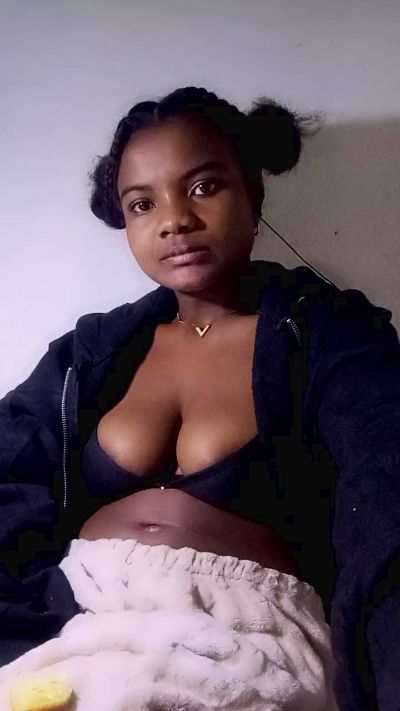 mialisoa3 live cam on Cam4