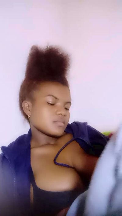mialisoa3 live cam on Cam4
