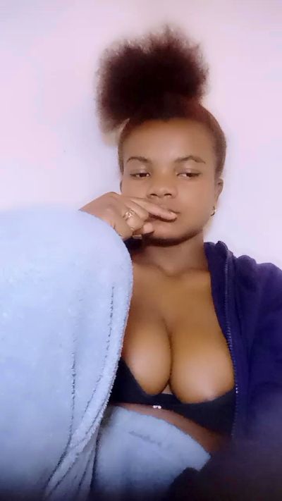 mialisoa3 live cam on Cam4