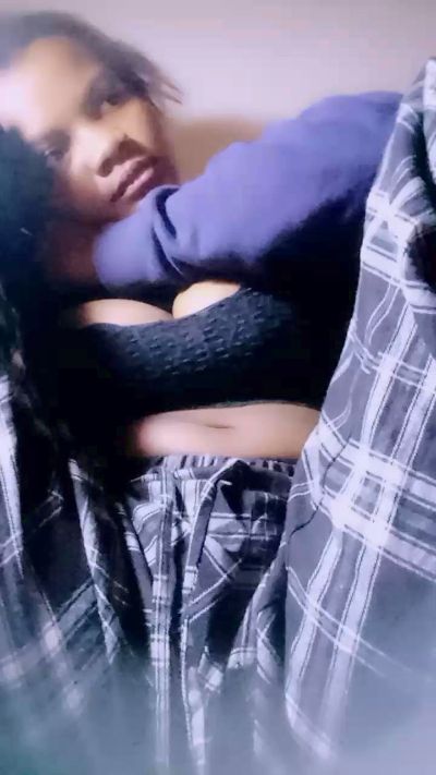 mialisoa3 live cam on Cam4