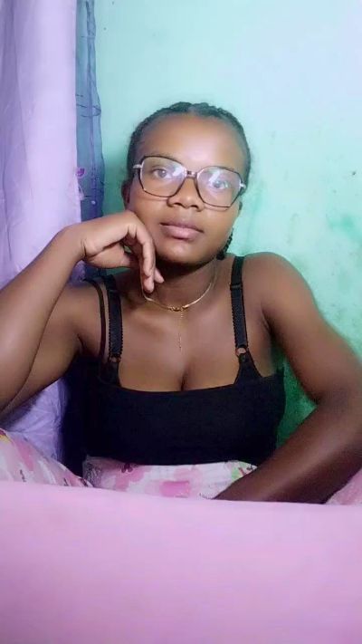 mialisoa3 live cam on Cam4