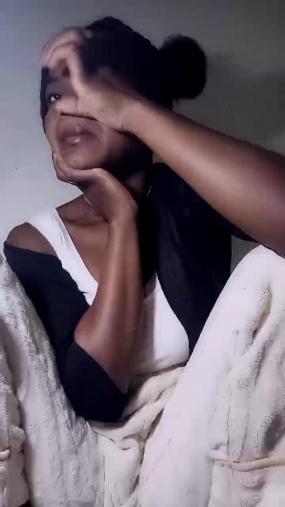 mialisoa3 live cam on Cam4
