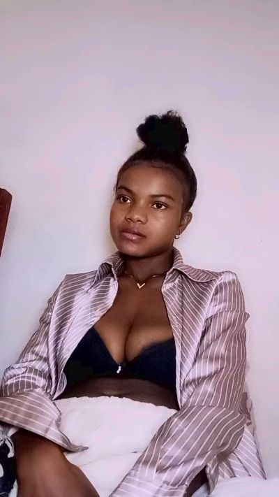 mialisoa3 live cam on Cam4