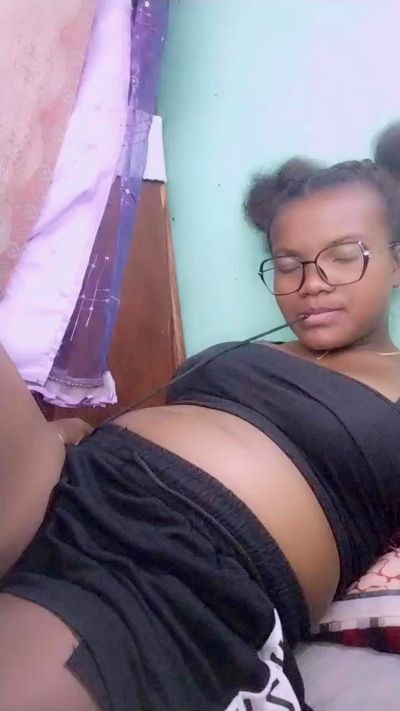 mialisoa3 live cam on Cam4