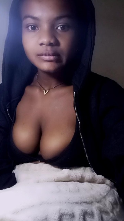 mialisoa3 live cam on Cam4
