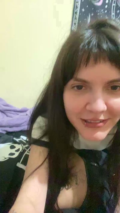 Live thumbnail of miapink33