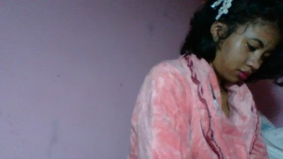 miawinders4 live cam on Cam4